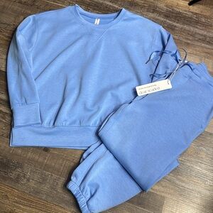 Dear Scarlet Blue Sweatshirt and Joggers Set size small nwt